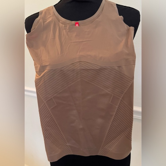Spanx XS Seamless Nude Tank Top Shaper – Lightweight Smoothing - Picture 1 of 4